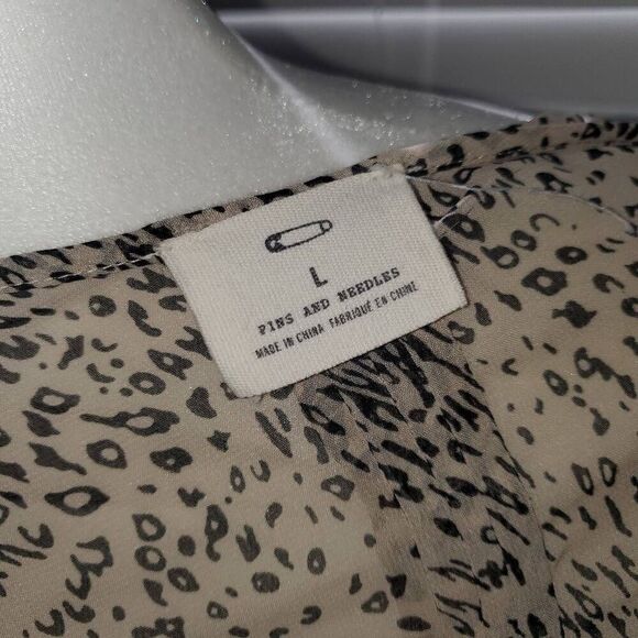Pins and Needles. Animal Print light weight flowy Blouse -Size Large - Picture 6 of 7